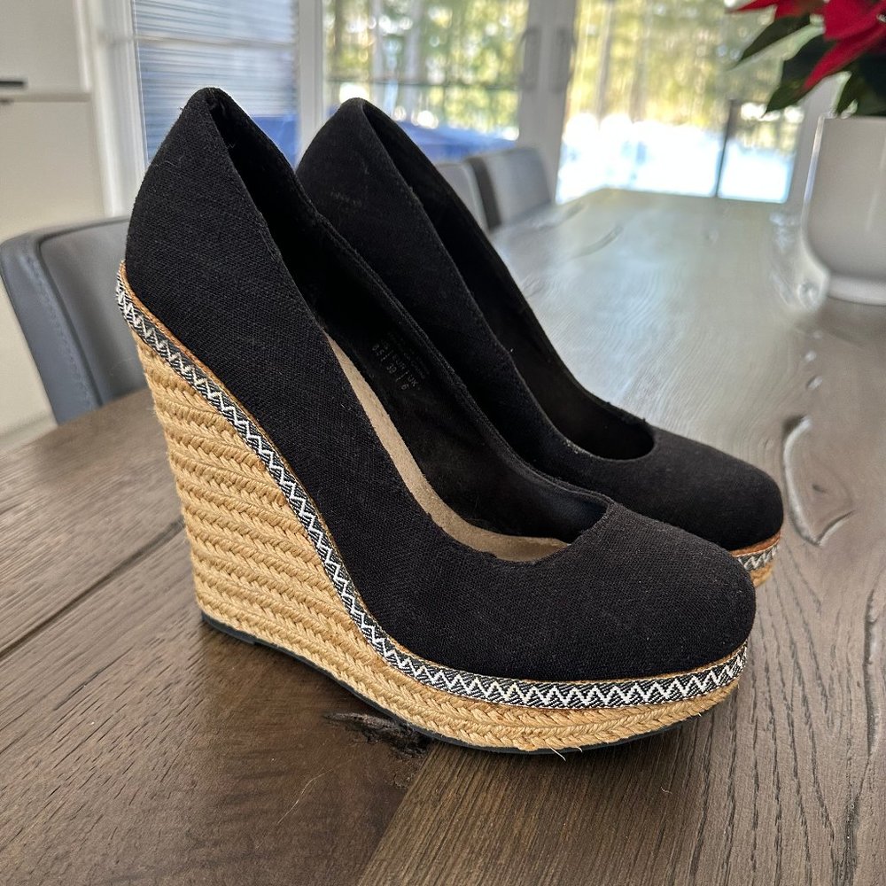 Wedge Call It Spring in black